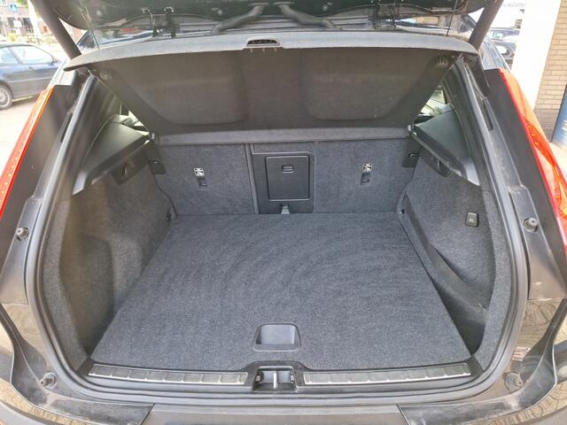 Volvo XC40 2.0 T5 AWD R-Design