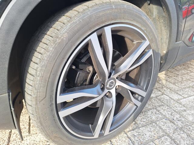 Volvo XC40 2.0 T5 AWD R-Design