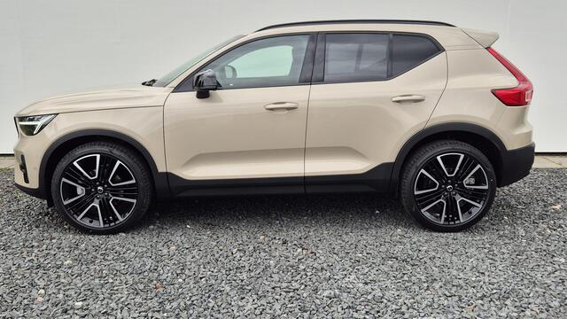 Volvo XC40 2.0 B3 Ulta Dark Vol uitgerust 21"Licht metaal - 360 Camera - Panorama schuifkantel dak