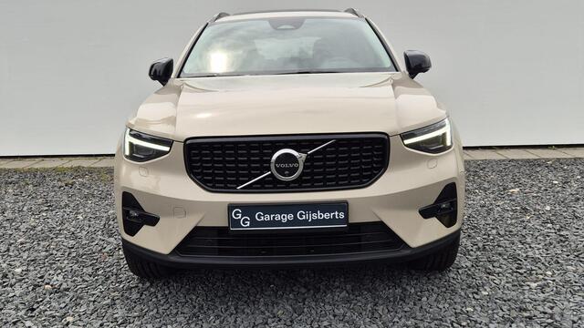 Volvo XC40 2.0 B3 Ulta Dark Vol uitgerust 21"Licht metaal - 360 Camera - Panorama schuifkantel dak
