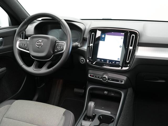 Volvo XC40 T4 Recharge Inscription Plug In Hybrid 211pk Dealer O.H PHEV | Panodak | Adaptive Cruise | Apple Carplay | Stoelen & Stuur Verwarmd | Camera | Navigatie | Keyless | Virtual | DAB |