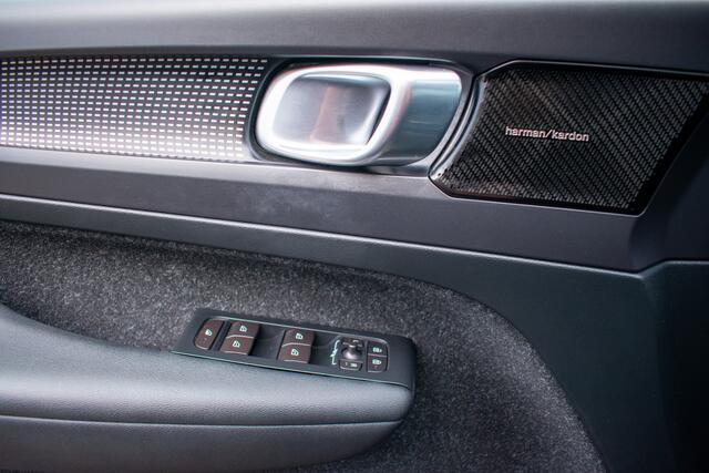 Volvo XC40 2.0 T4 AWD R-Design -Pano-H&K-Stoel/Stuur verw.-360 Camera-