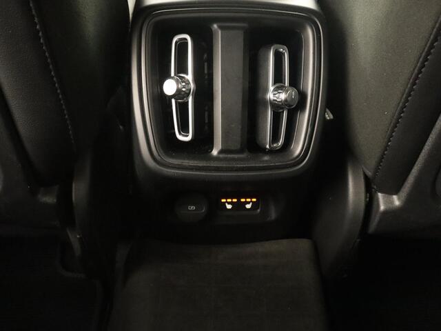 Volvo XC40 2.0 T5 R Design Luxury Line | Panoramadak | Adaptive cruise | 360 Camera | Stoel & stuurverwarming | 20'' | Carplay | Harman/Kardon | Navigatie | Leder/Alcanatara | Full LED | Memory
