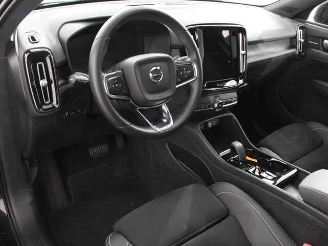Volvo XC40 1.5 T5 Plug-in hybrid Ultimate Dark Volvo XC40 1.5 T5 Recharge Ultimate Dark MY 2023 PHEV | Electrisch Glazen Panorama dak | Navigatie | Dab | Led | Adaptive Cruise Control | Camera | Parkeer sensoren
