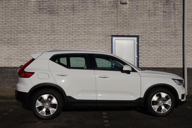 Volvo XC40 T4 Momentum Pro | Trekhaak | Dealer onderhouden