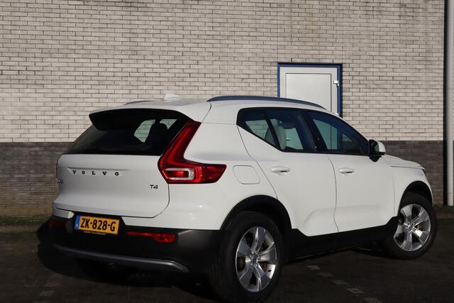 Volvo XC40 T4 Momentum Pro | Trekhaak | Dealer onderhouden