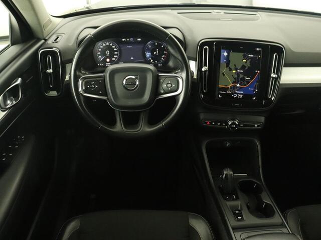 Volvo XC40 2.0 D3 Momentum | Trekhaak | Stoelverwarming | Harman/Kardon | Camera | Navigatie | Full LED | Getint glas | Parkeerhulp