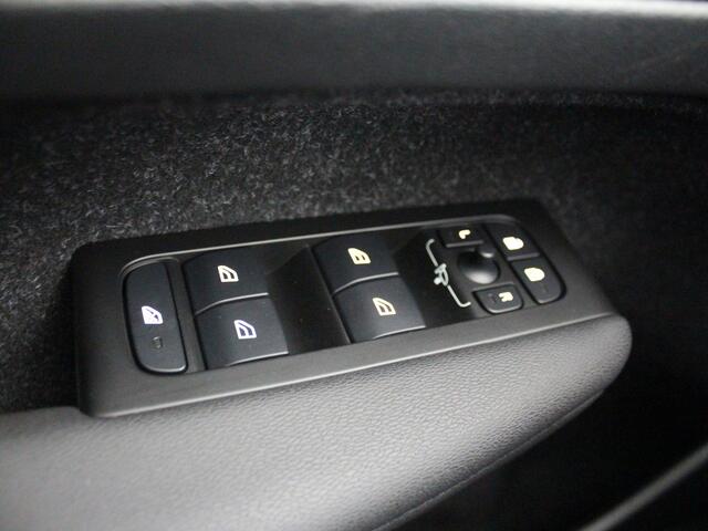 Volvo XC40 1.5 T5 Recharge Inscription Expression | Stoelverwarming | Camera | PDC |*