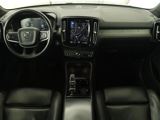 Volvo XC40 2.0 T4 Inscription | Panoramadak | Leder | Trekhaak | Stoelverwarming | Camera | Adaptive cruise | Keyless | Navigatie | 19'' lichtmetalen velgen