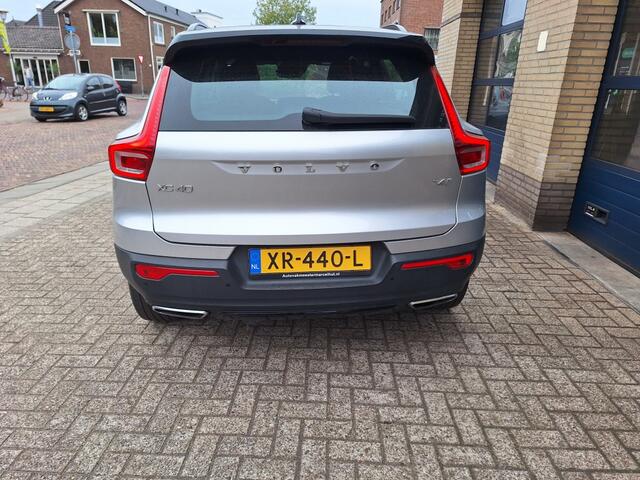 Volvo XC40 2.0 T4 R-Design