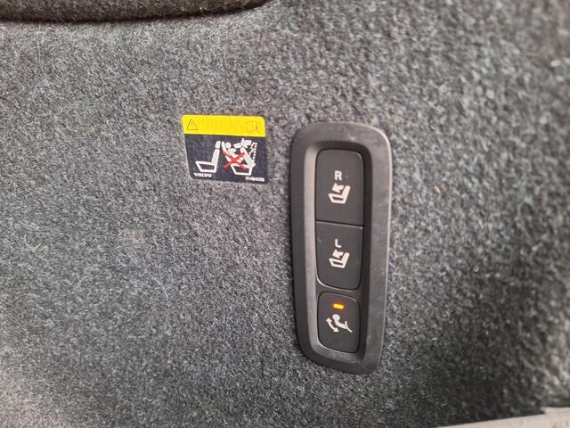 Volvo XC40 2.0 T4 R-Design