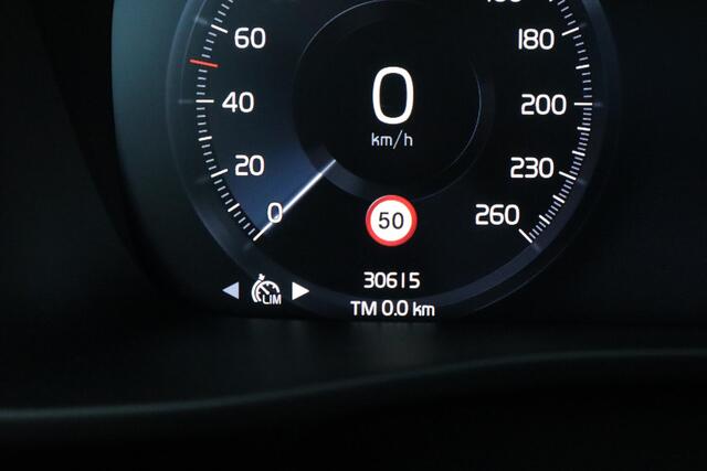 Volvo XC40 1.5 T5 Plug-in hybrid Ultimate Dark | Panoramadak | Leder Blond | Elektrische voorstoelen |