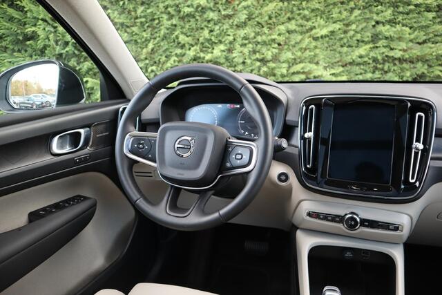 Volvo XC40 1.5 T5 Plug-in hybrid Ultimate Dark | Panoramadak | Leder Blond | Elektrische voorstoelen |