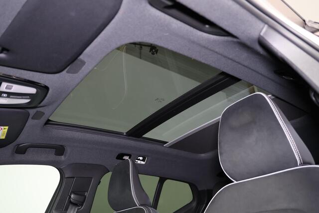 Volvo XC40 Recharge Twin Ultimate 78 kWh - IntelliSafe Assist & Surround - 360º Camera - Harman/Kardon audio - Verwarmde voorstoelen, stuur & achterbank - Parkeersensoren voor & achter - Elektr. bedienb. voorstoelen met geheugen links - Draadloze tel. lader - Warmte