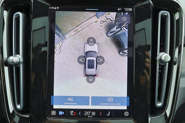 Volvo XC40 Recharge Twin Ultimate 78 kWh - IntelliSafe Assist & Surround - 360º Camera - Harman/Kardon audio - Verwarmde voorstoelen, stuur & achterbank - Parkeersensoren voor & achter - Elektr. bedienb. voorstoelen met geheugen links - Draadloze tel. lader - Warmte