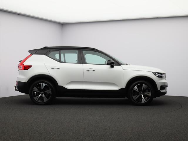 Volvo XC40 Recharge P8 AWD R-Design / Trekhaak / Elektr. bed. stoelen / Stuur+stoelverwarming / Keyless / Adaptive Cruise / Pilot Assist /
