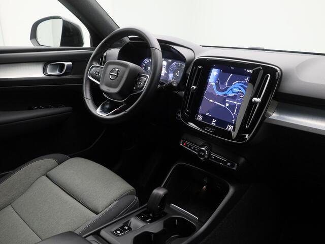 Volvo XC40 1.5 T2 Momentum Core | CAMERA | KEYLESS