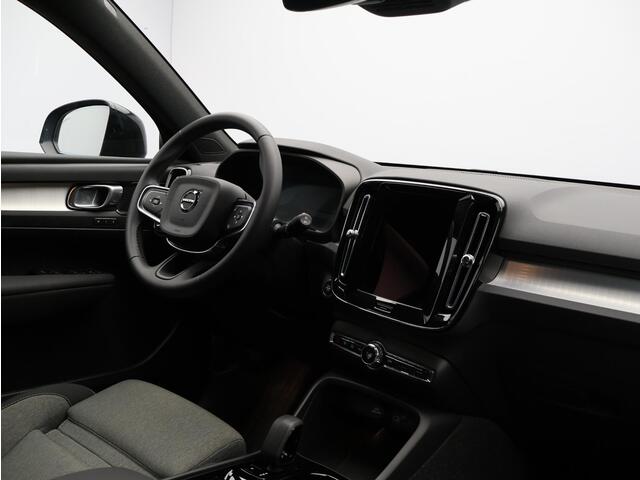 Volvo XC40 2.0 B4 Plus Dark / Trekhaak / Elektrische Stoelen / Harman Kardon / Stoel+Stuurverwarming / Adaptive Cruise / BLIS /