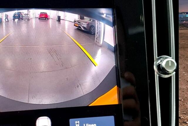 Volvo XC40 1.5 T5 Plug-in Hybrid 193kW/262pk DCT7 Ultimate Bright FACELIFT! PANORAMADAK + HARMAN/KARDON + ADAPT.CRUISE + PILOT ASSIST + NAVI SENSUS + BLIS + LANE ASSIST + EL.STOELEN + STOEL-&STUURVERWARMING + CAMERA + KEYLESS + PARKSENSOREN V&A + 19" LM-VELGEN!!