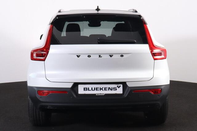 Volvo XC40 Recharge Twin AWD R-Design - Panorama/schuifdak - IntelliSafe Assist & Surround - 360º Camera - Harman/Kardon audio - Adaptieve LED koplampen - Verwarmde voorstoelen, stuur & achterbank - Parkeersensoren voor & achter - Elektr. bedienb. voorstoelen met ge