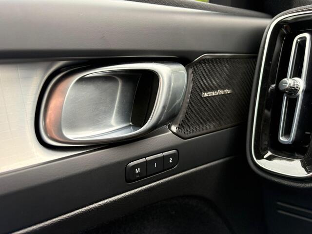 Volvo XC40 2.0 B4 Plus Dark