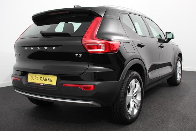 Volvo XC40 1.5 T3 163 pk Automaat Momentum | Navigatie | Apple Carplay / Android Auto | Parkeersensor achter | Adaptive Cruise Control | Virtual Cockpit | Stoelverwarming | LED kop- en mistlampen | Sensus Connect met High Performance Sound | Inductielader | Lane Ass