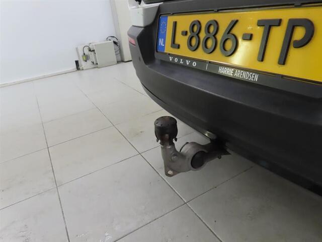 Volvo XC40 1.5 T5 Recharge R-Design | Trekhaak | Panorama schuifdak | Stuur + Stoel verwarming | Adaptieve Cruise | Power seats | Standkachel | Volvo on Call |