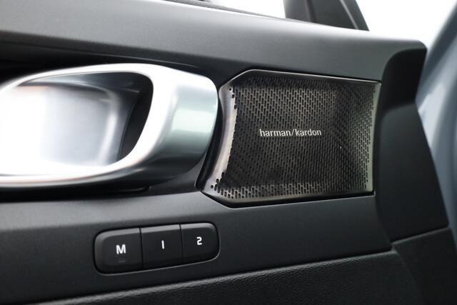 Volvo XC40 T5 Recharge Ultimate Dark | Pano | Pilot Assist | Camera | Leder | Elek. Stoelen | 20''