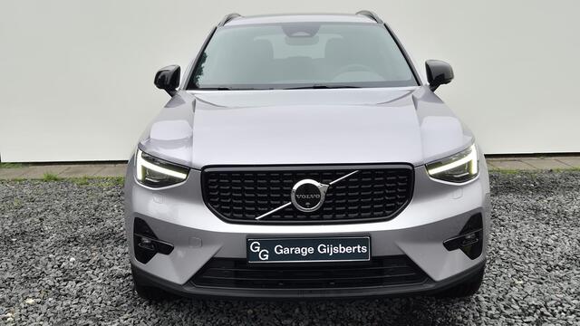 Volvo XC40 2.0 B3 Ultra Dark MY 2026 - 21" Wielen - Panorama dak - Lighting - I H/K Audio - 360 Cam - Alarm - Climate - Privacy Glass - R980 Interieur