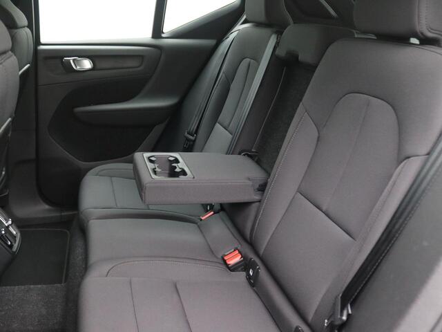 Volvo XC40 1.5 T3 Business Pro 163PK Trekhaak, Achteruitrijcamera, Keyless, Clima, Elektr. Achterklep, 18" LM Velgen, Adaptieve Cruise Control