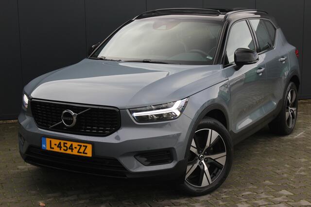 Volvo XC40 1.5 T4 Recharge R-Design | Incl. 12 maanden garantie | Harman/Kardon Audio | Stoel/Stuurverwarming | Schuif/kantel dak | Apple Carplay/Android Auto | Navigatie | Lichtmetalen velgen | Bestuurderstoel met geheugen | DAB | Bluetooth