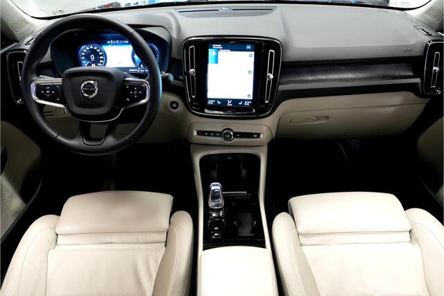 Volvo XC40 1.5 T5 Plug-in Hybrid 193kW/262pk DCT7 Ultimate Bright FACELIFT! PANORAMADAK + HARMAN/KARDON + ADAPT.CRUISE + PILOT ASSIST + NAVI SENSUS + BLIS + LANE ASSIST + EL.STOELEN + STOEL-&STUURVERWARMING + CAMERA + KEYLESS + PARKSENSOREN V&A + 19" LM-VELGEN!!