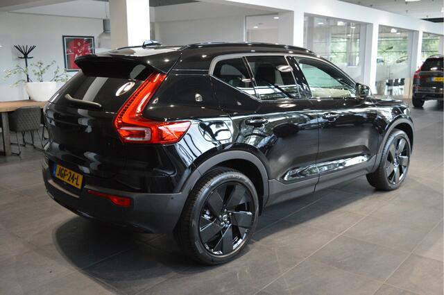 Volvo XC40 2.0 B3 Plus Dark Black edition camera harman kardon 20 inch !!