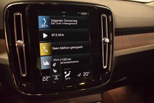 Volvo XC40 T3 163pk AUT8 Inscription Trekhaak 1600kg/ Leer/ Stoelverw./ Panodak/ Camera