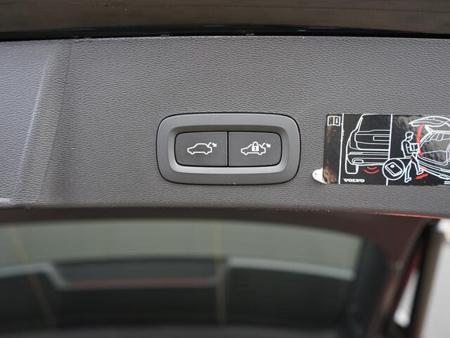 Volvo XC40 1.5 T5 Recharge R-Design Dealer onderh. / 1ste eigenaar / 360 Camera / 20'' LM velgen / Harman-Kardon / Elek. stoelen / Keyless / Blind spot