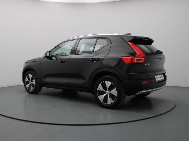 Volvo XC40 130pk T2 Business Pro Automaat Camera | Adapt. Cruise | Parkeersens. v+a | Stoel-/stuurverw. | Panoramadak