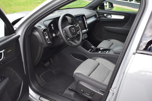 Volvo XC40 B4 211PK Plus Dark BLIS | ACC | Harman&Kardon | Keyless | Park Assist | Verwarmbare voorruit | Trekhaak