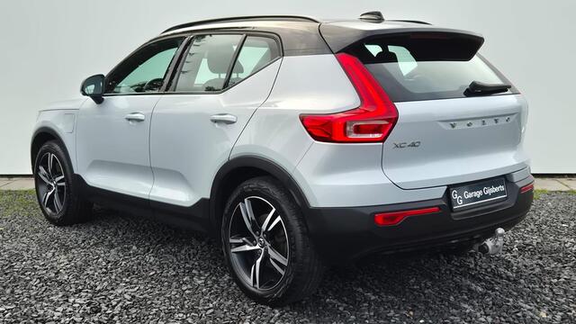Volvo XC40 1.5 T5 Recharge R-Design 19" Wielen - Trekhaak - Harman Kardon Audio - Climate - Two Tone - Camera achter
