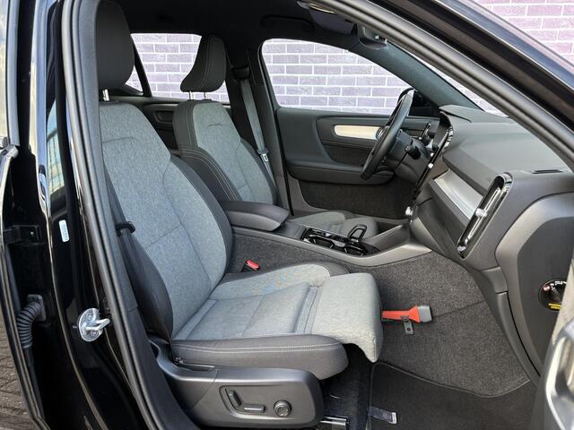 Volvo XC40 2.0 B4 Plus Dark | Trekhaak | Memory | Zitting verlengers | parkeersensoren vóór en achter | camera | Google auto | Full LED | verwarmde voorstoelen en stuurwiel | trekgewicht 2000KG! |
