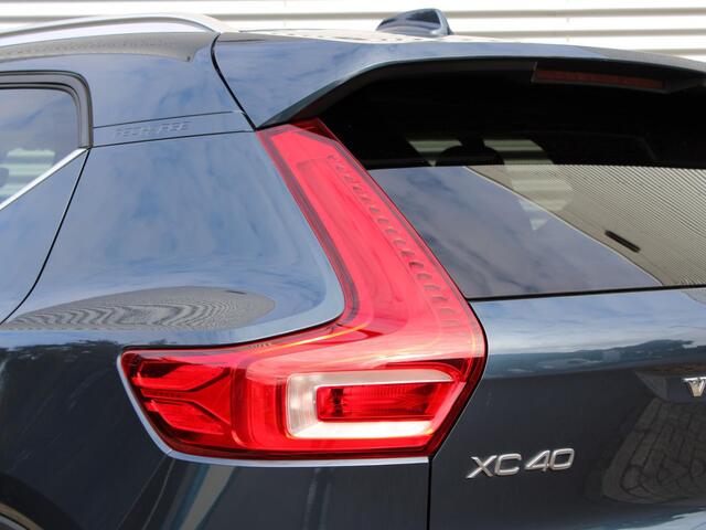 Volvo XC40 1.5 T4 Recharge Inscription Expression Automaat / Panoramadak / Leder interieur / Privacy Glass / 19" velgen