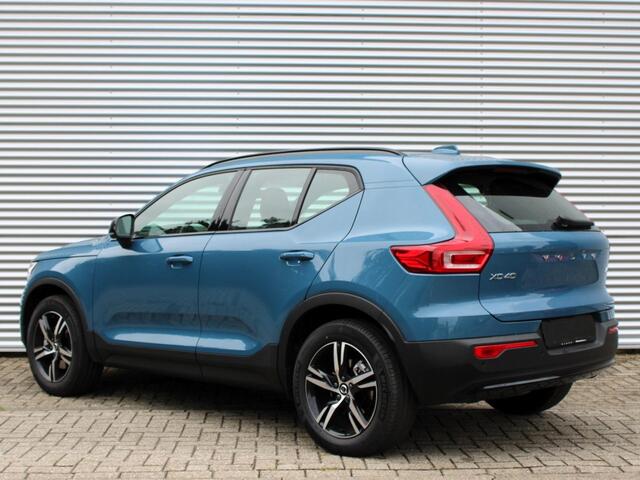 Volvo XC40 2.0 B4 Plus Dark Automaat / Trekhaak / Harman Kardon / Reservewiel / Verwarmd voorruit