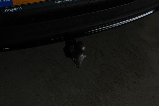 Volvo XC40 Recharge Plus 70 kWh | 19'LMV | CLIMA | DODE-HOEK | DAB | STOEL+STUUR/VERW | CARPLAY | E-KLEP |