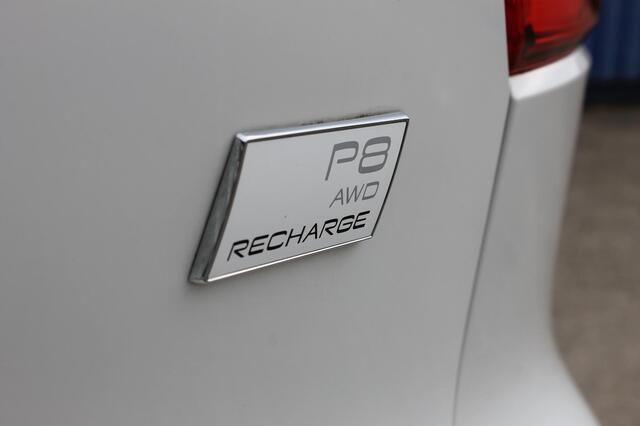 Volvo XC40 Recharge P8 AWD R-Design 20" lm velgen / Warmtepomp / Extra getint glas vanaf de B-Stijl / Google infotainment