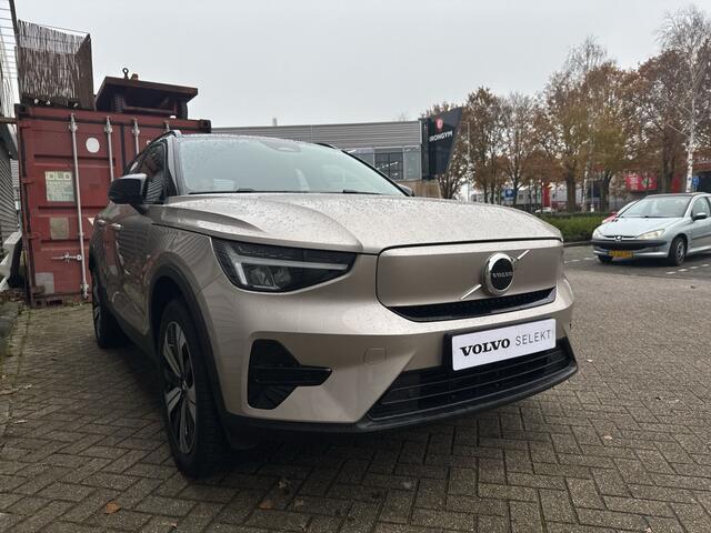Volvo XC40 Recharge Core 70 kWh / Apple Carplay/Android Auto / 19" Velgen / Achteruitrijcamera /