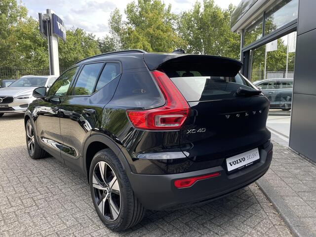 Volvo XC40 1.5 T4 Recharge R-Design | Stoelverwarming | Comfortstoelen | Adaptive cruise control | Voorstoelen + stuurwielverwarming | Volvo on Call | Apple CarPlay/Android Auto | Parkeersensoren achter | Dealeronderhouden | Semi-elektrische trekhaak |