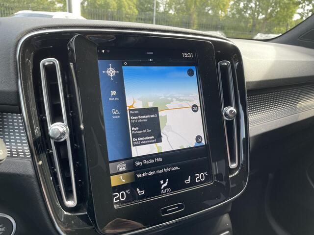 Volvo XC40 1.5 T4 Recharge R-Design | Stoelverwarming | Comfortstoelen | Adaptive cruise control | Voorstoelen + stuurwielverwarming | Volvo on Call | Apple CarPlay/Android Auto | Parkeersensoren achter | Dealeronderhouden | Semi-elektrische trekhaak |