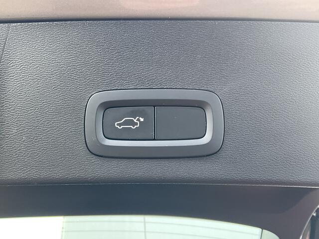 Volvo XC40 1.5 T5 262pk PHEV Twin Engine Inscription Leer Stoel/Stuurverw Carplay Led Voll.Onderhouden!