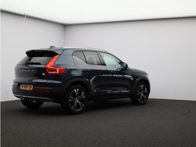 Volvo XC40 T4 Recharge Inscription / Trekhaak / Stoel+stuurwielverwarming / 19" / Privacy glass