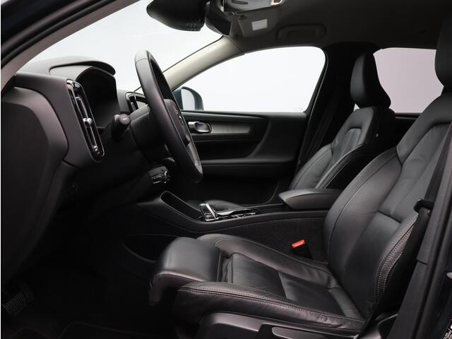Volvo XC40 T4 Recharge Inscription / Trekhaak / Stoel+stuurwielverwarming / 19" / Privacy glass