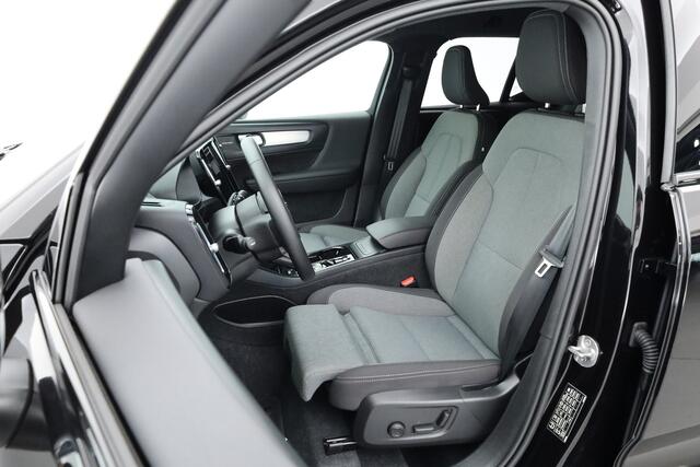 Volvo XC40 2.0 B3 Black Edition | Adapt. Cruise | Dodehoek | 360cam | CarPlay | Harman Kardon